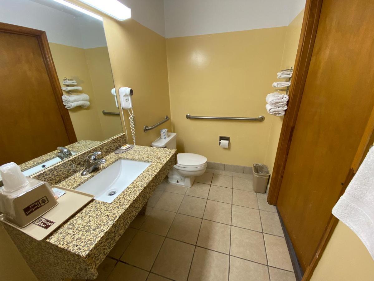 Budget Host Inn - Baxley Kültér fotó
